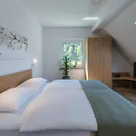 Domacija Log V Bohinju Farmház *