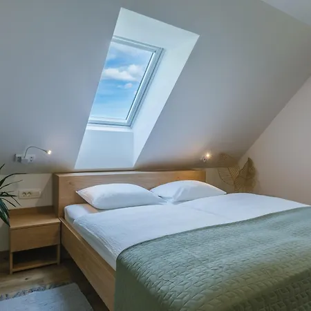 Domacija Log V Bohinju Lantgård