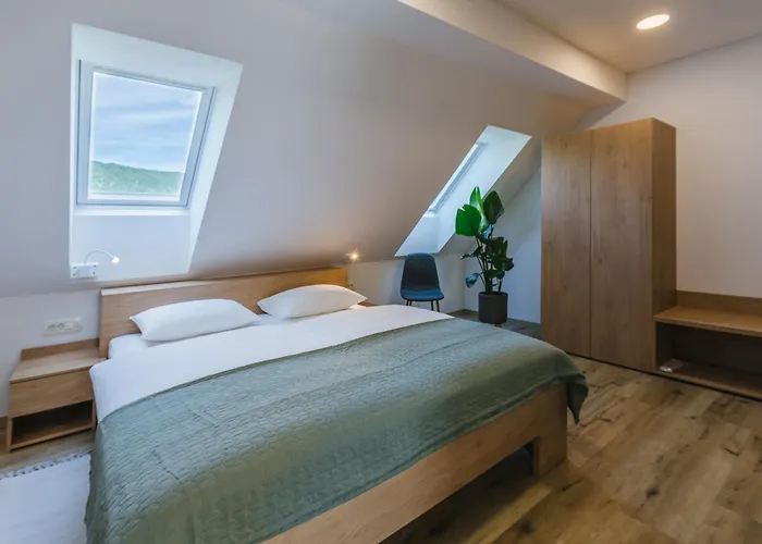 Bivanje na kmetiji Domacija Log V Bohinju