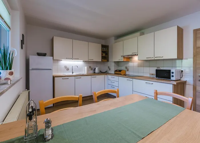 Bivanje na kmetiji Domacija Log V Bohinju Bohinjska Bistrica