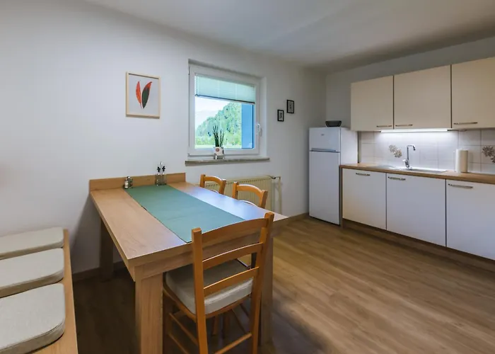 Bivanje na kmetiji Domacija Log V Bohinju *